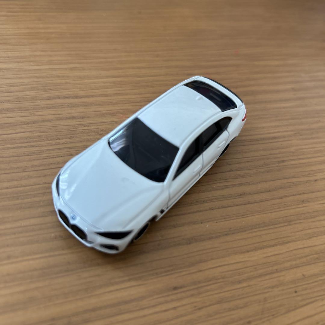 トミカ BMW i4 白 No.36 - メルカリ