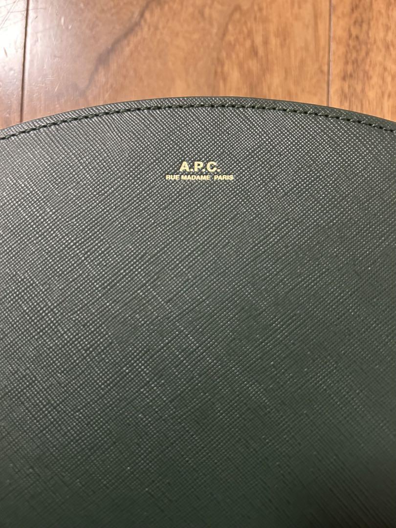 レザーハーフムーンバッグ