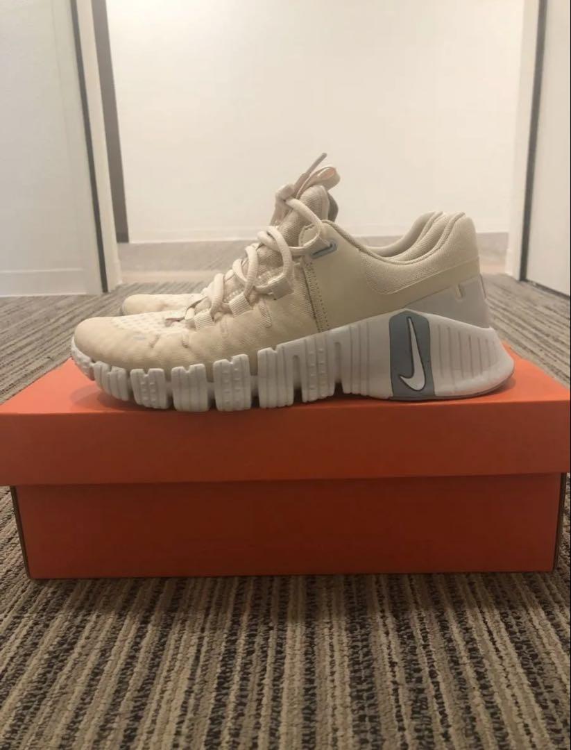 Nike Free Metcon5ベージュ 24.5cm