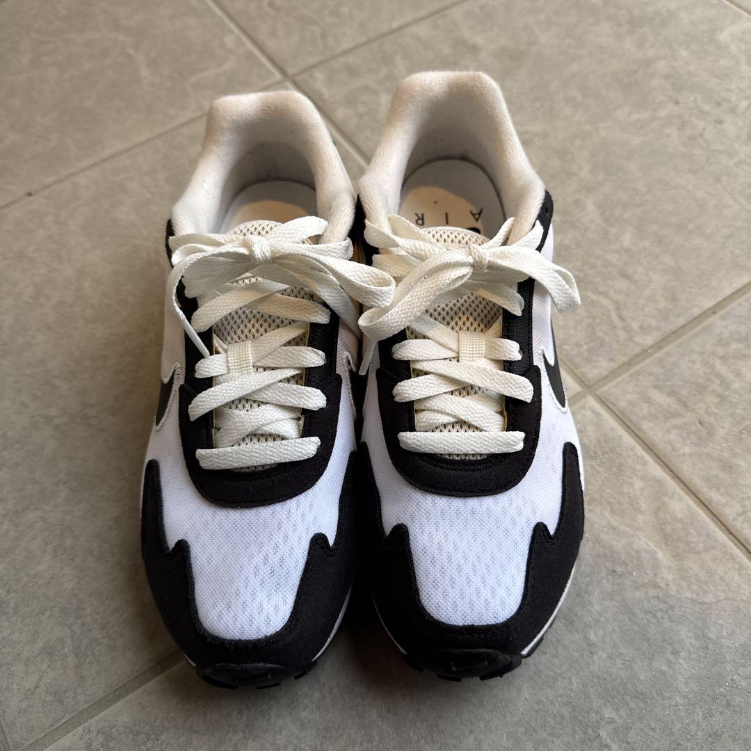 NIKE スニーカー