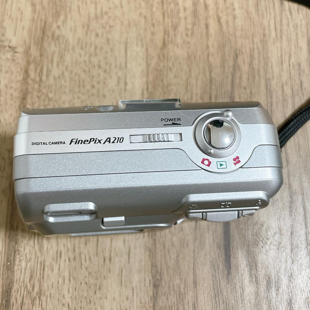 Fujifilm FinePix A210 デジカメ 単三電池 メモリー付き - メルカリ