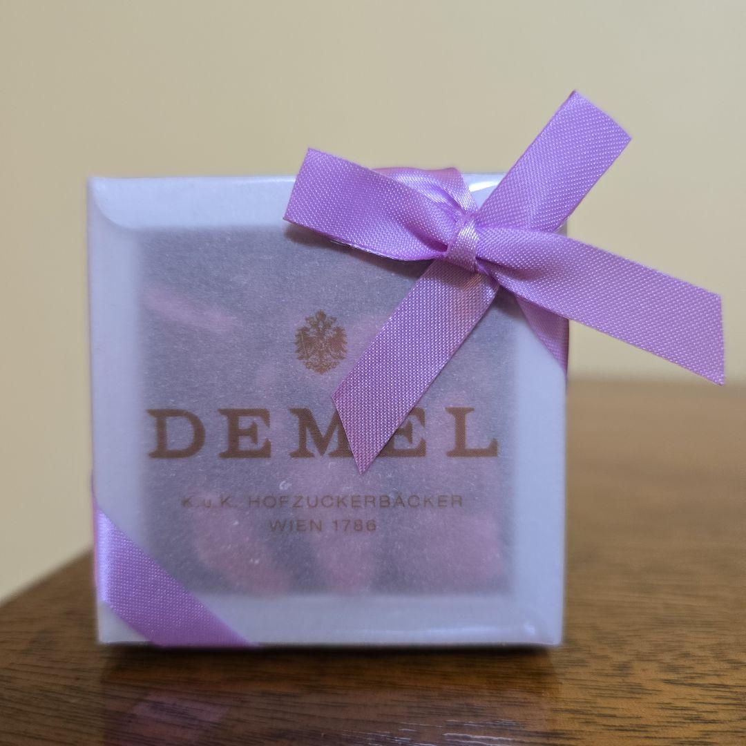 デメル　スミレの花の砂糖漬け45g入り　Demel