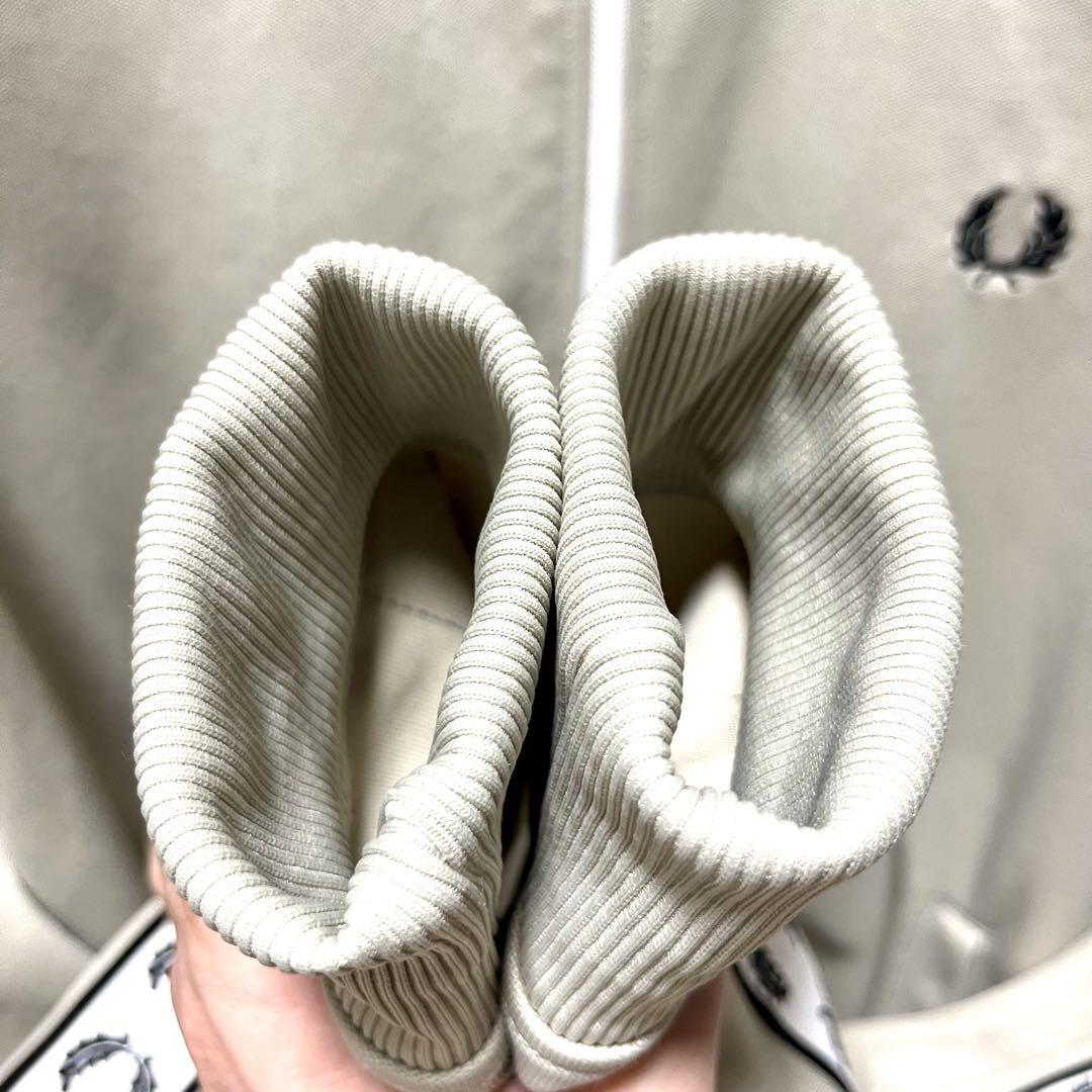FRED PERRY ブラックジャージ　Lサイズ　美品