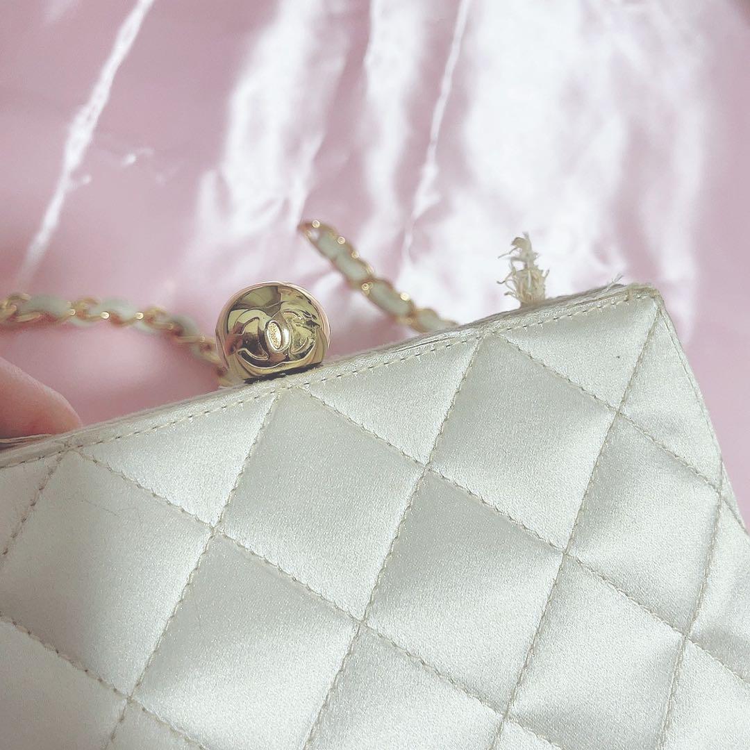 CHANEL アイボリー キルティング パーティーバッグ
