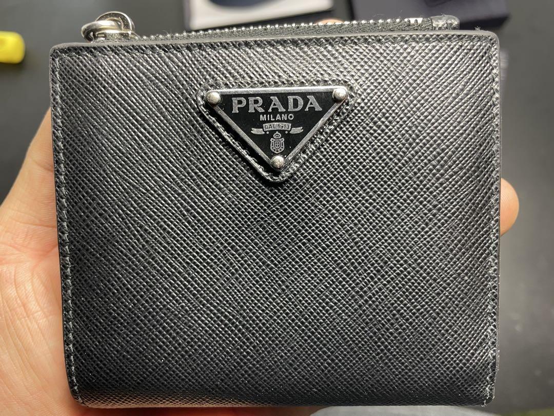 サフィアーノトライアングル 財布