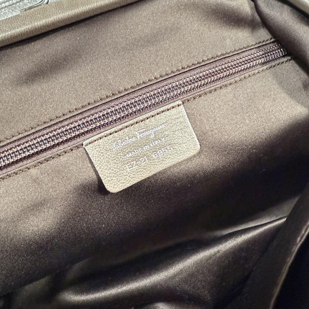 Salvatore Ferragamo がま口 網込 チェーン ハンドバッグ