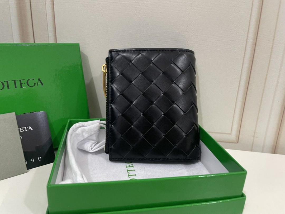 BOTTEGA VENETA ブラック 二つ折り財布