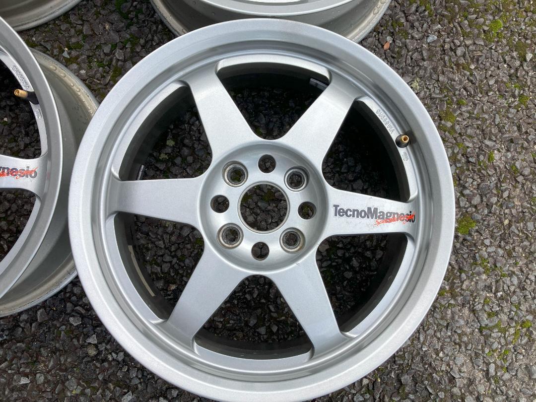 テクノマグネシオ 鍛造 FORGED 15x7.0+35 4H100