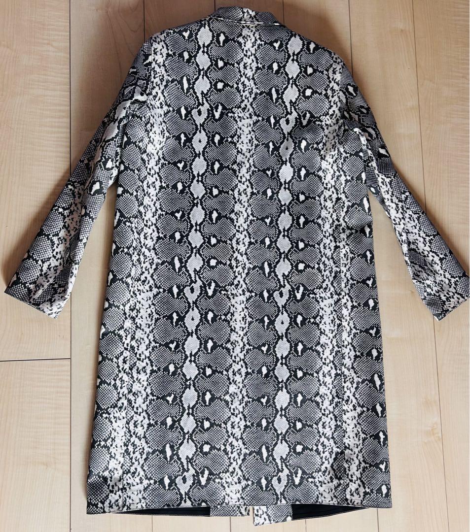 MACKINTOSH/マッキントッシュ × HYKE パイソン柄チェスターコート 画像3