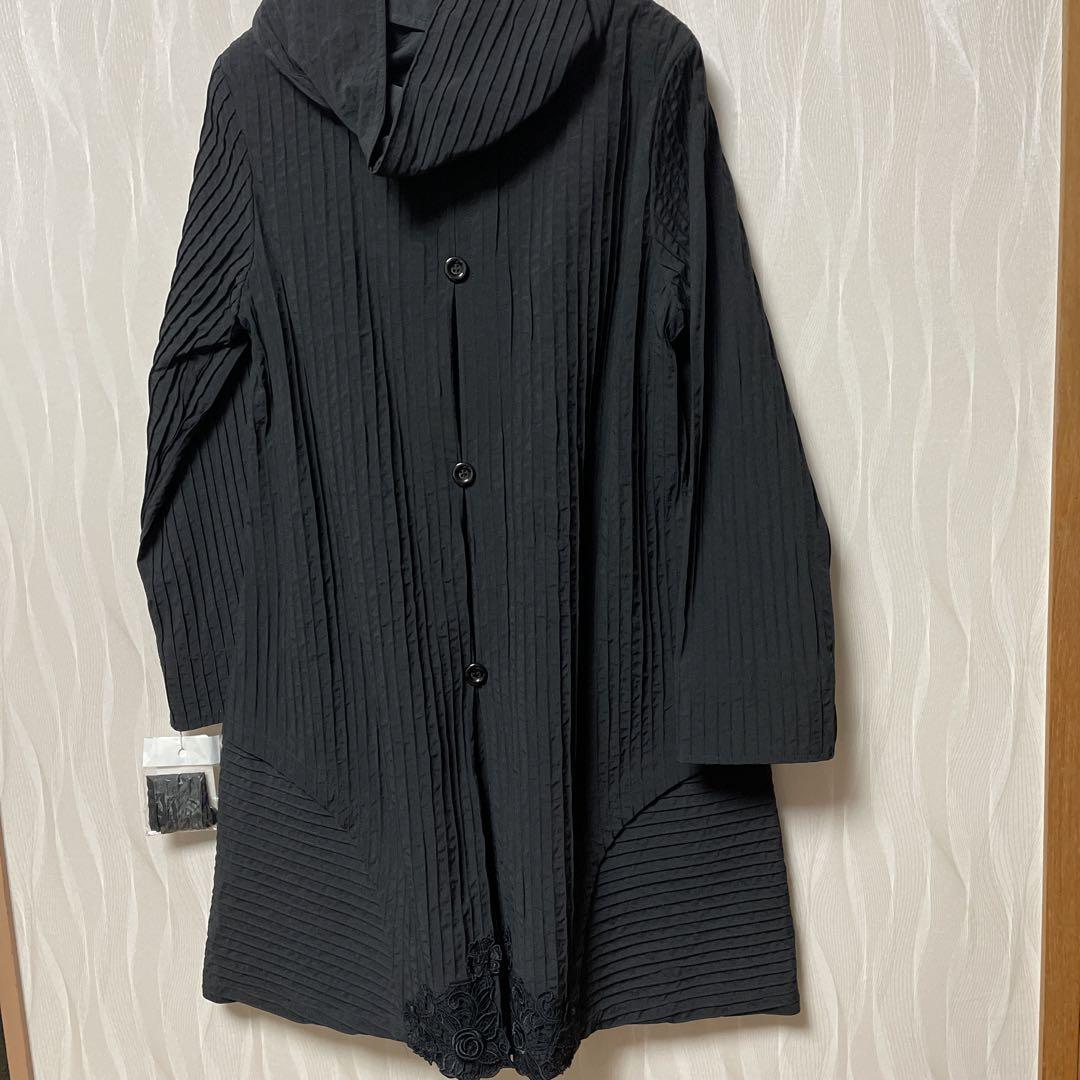 新品　アミティエ お洒落なフード付きコート
