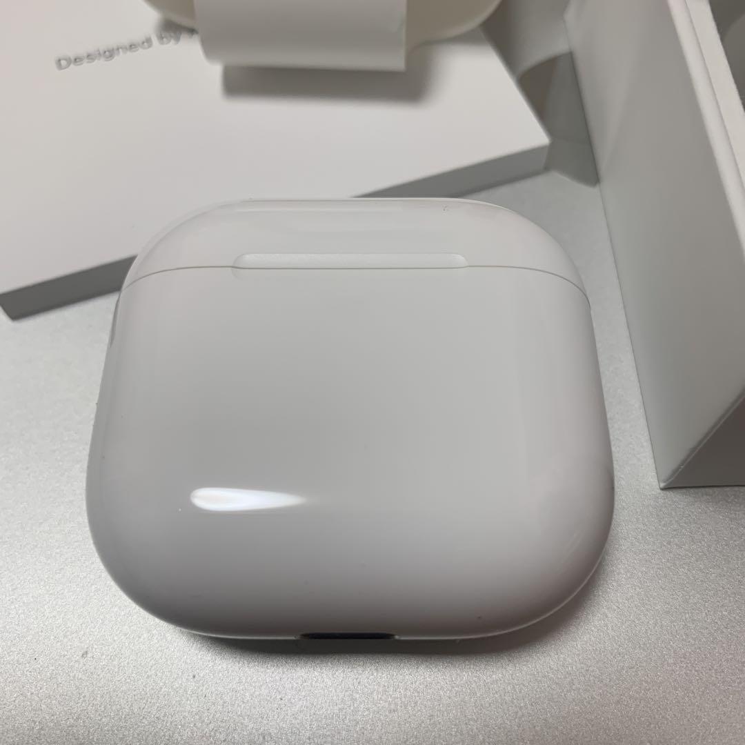 Apple AirPods 第4世代　充電ケース　A3050 新品未使用