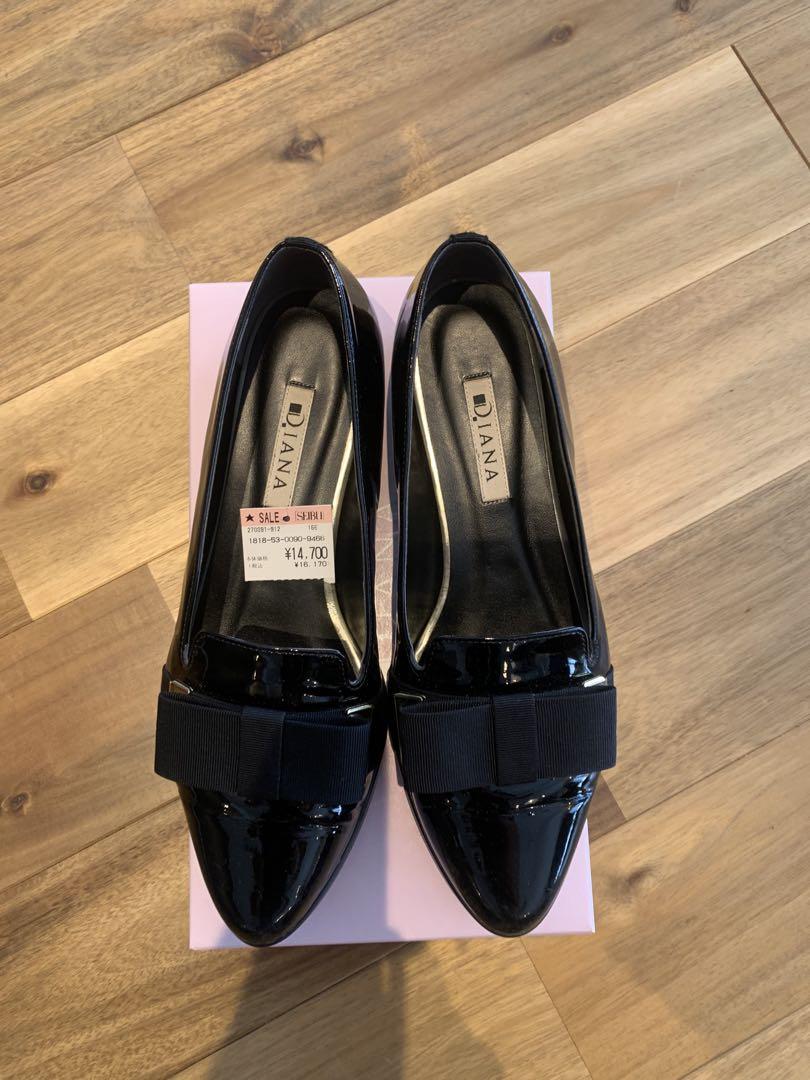 未使用に近いDIANA ブラックリボンローファー 美品】DIANA ブラック 平リボン付ローファー フラットシューズ