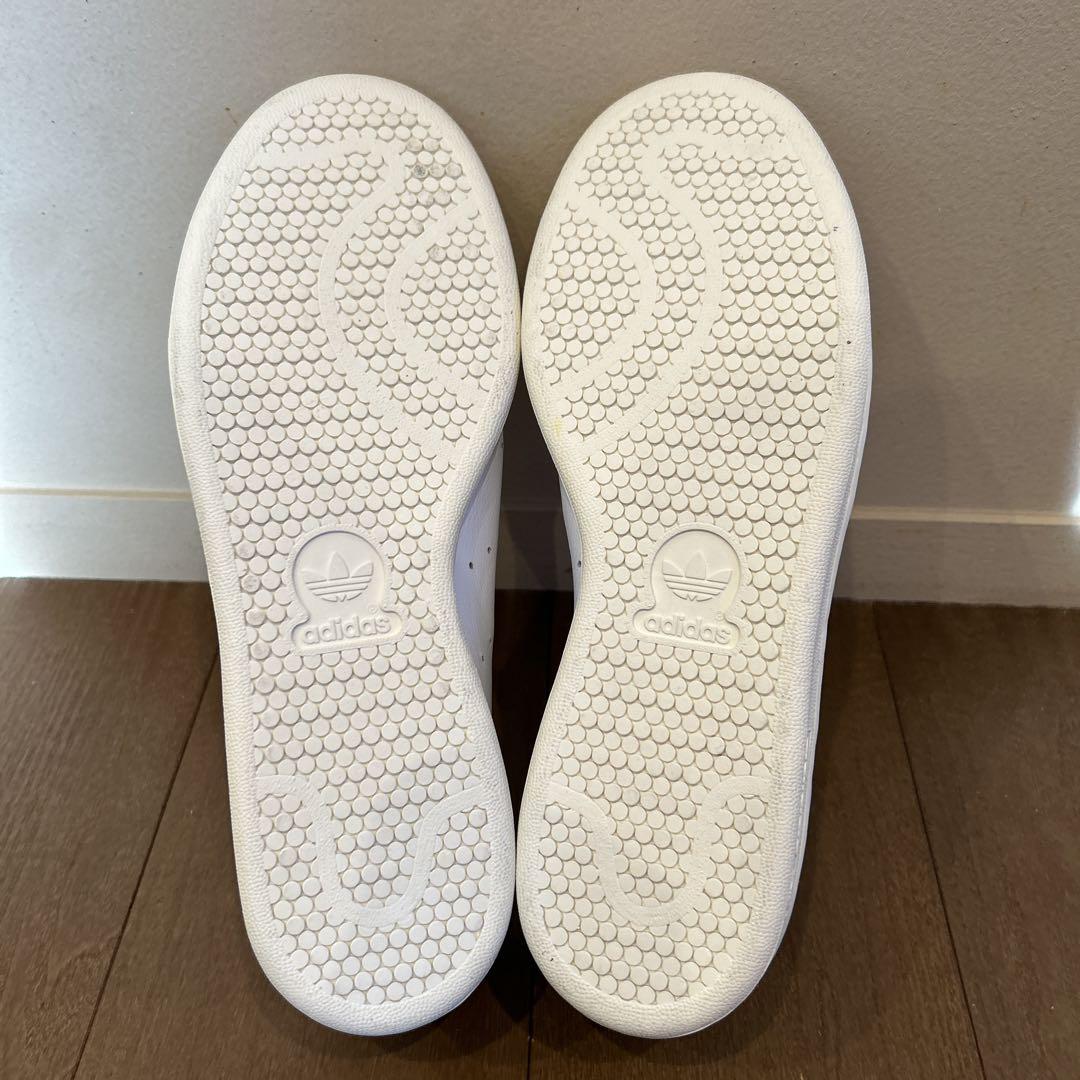新品難有 アディダス adidas メンズ・スタンスミス 27cm 白グレー