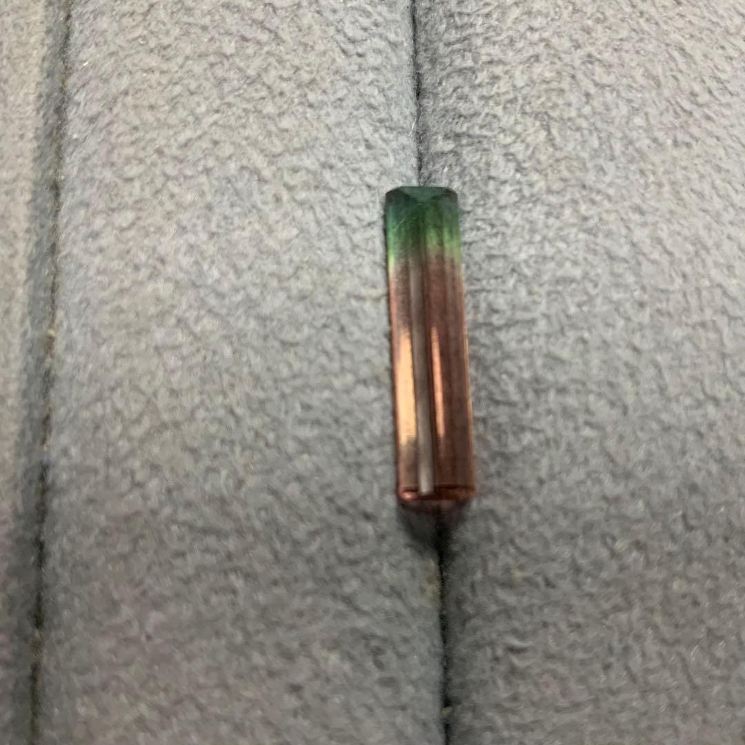 バイカラートルマリン トルマリン 2.35カラット ルース 色石 宝石 ジュエリ バイカラートルマリン トルマリン 2.35カラット ルース 色石 宝石 ジュエリ