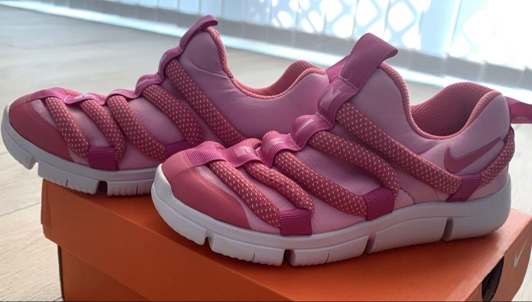 NIKE キッズ　ノーヴィス♡ピンク