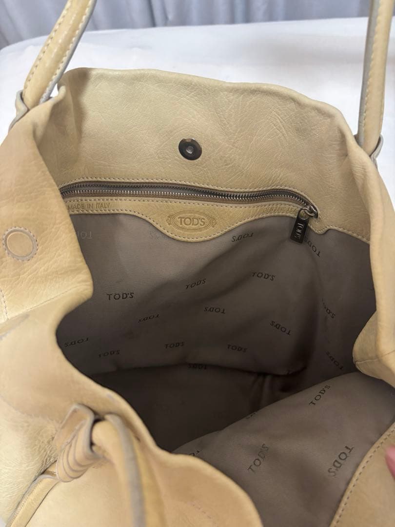 トッズ ショルダーバッグ トッズ ショルダーバッグ
