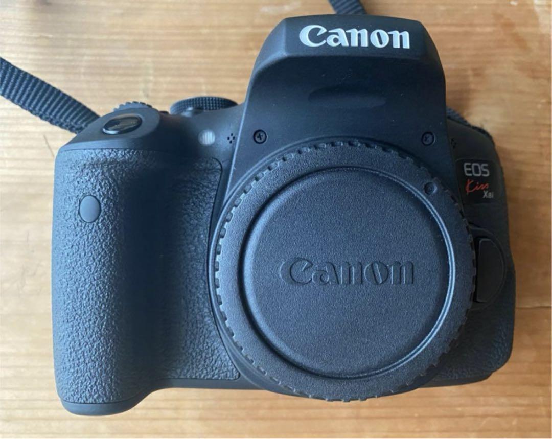 canon eos kiss x8i ダブルズームキット 単焦点レンズ付き