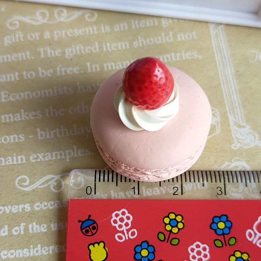 マカロン3個セット タルトと棒つきチョコ付き フェイクスイーツ メルカリ マカロン3個セット タルトと棒つきチョコ付き フェイクスイーツ メルカリ