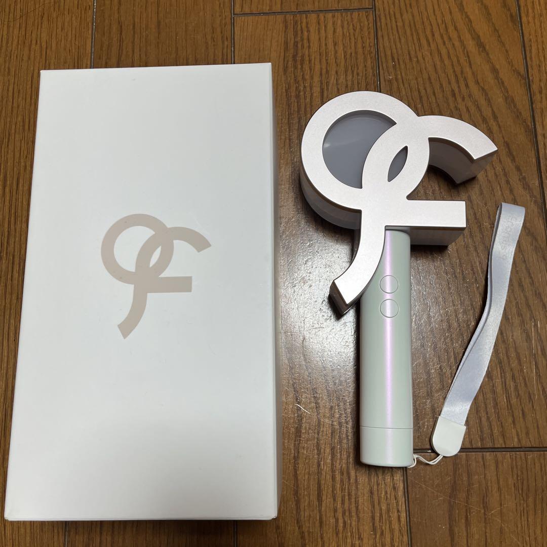 fromis_9　ペンライト　公式　美品 Amazon.co.jp: fromis_9 - OFFICIAL LIGHT STICK 公式 ペン