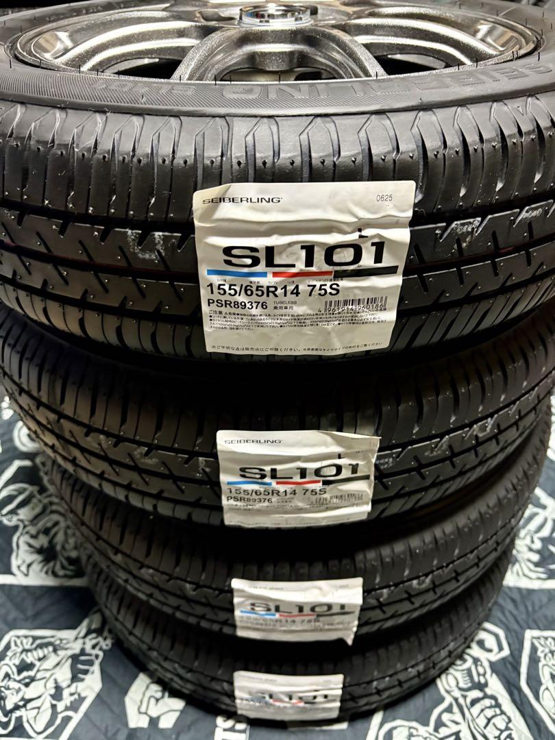 ㉜155/65R14新品タイヤ4本と中古美品ホイール