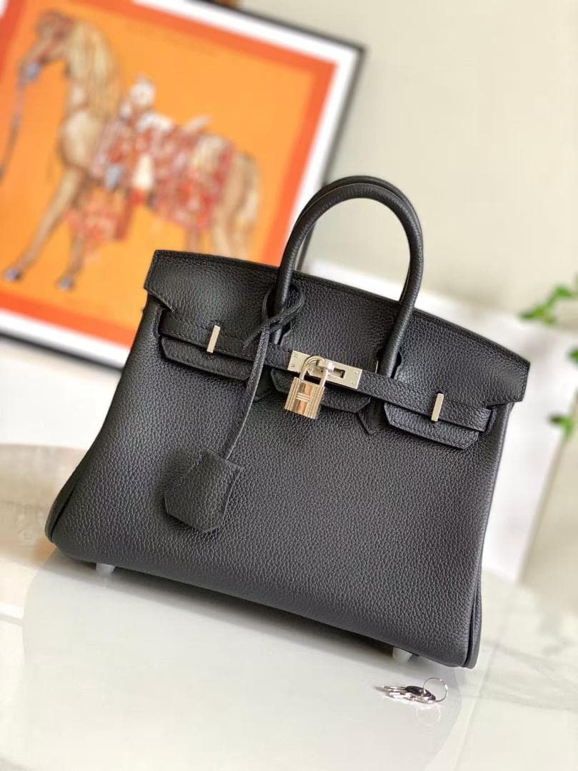 HERMES ブラックレザー ハンドバッグ ロック付き
