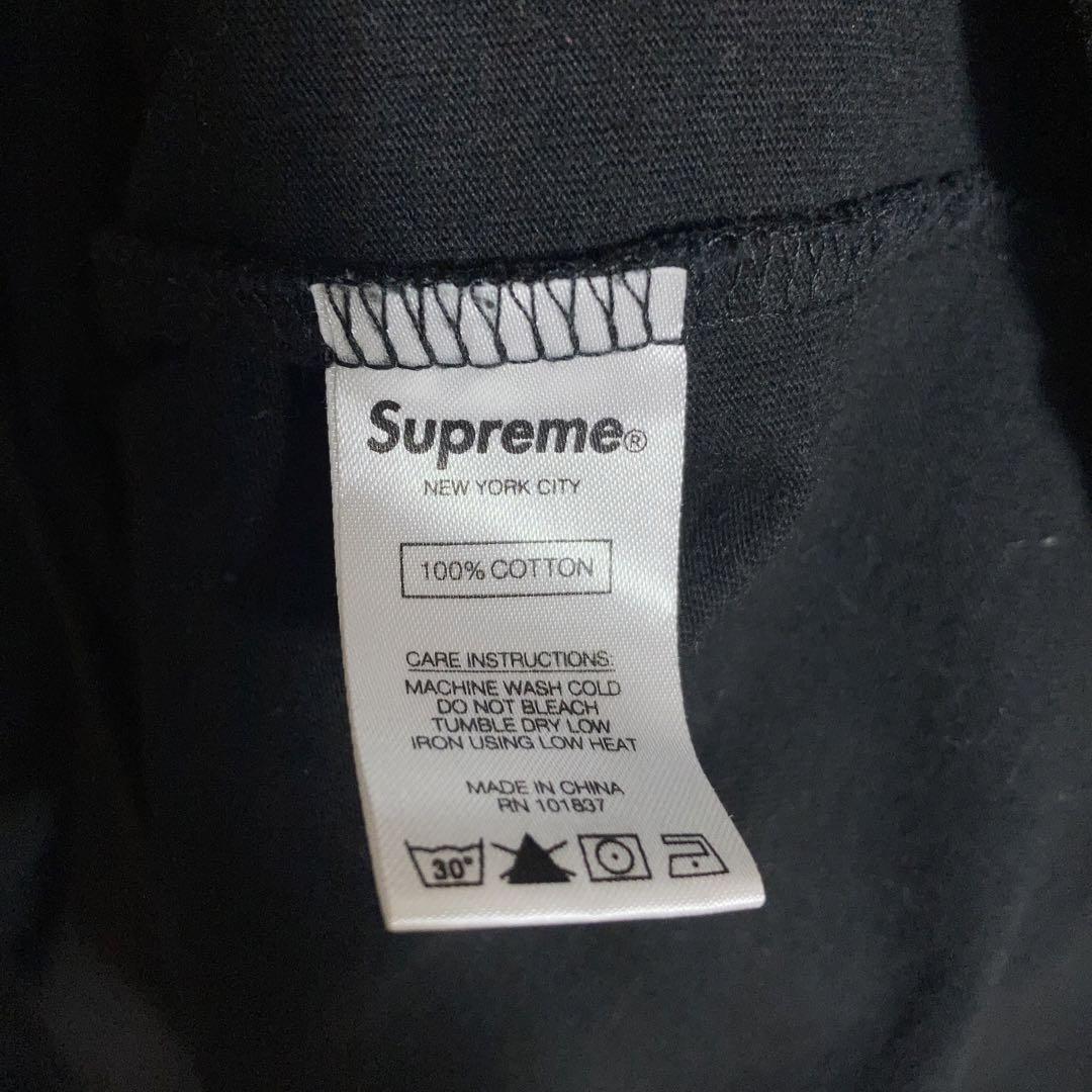 Supreme Tシャツ