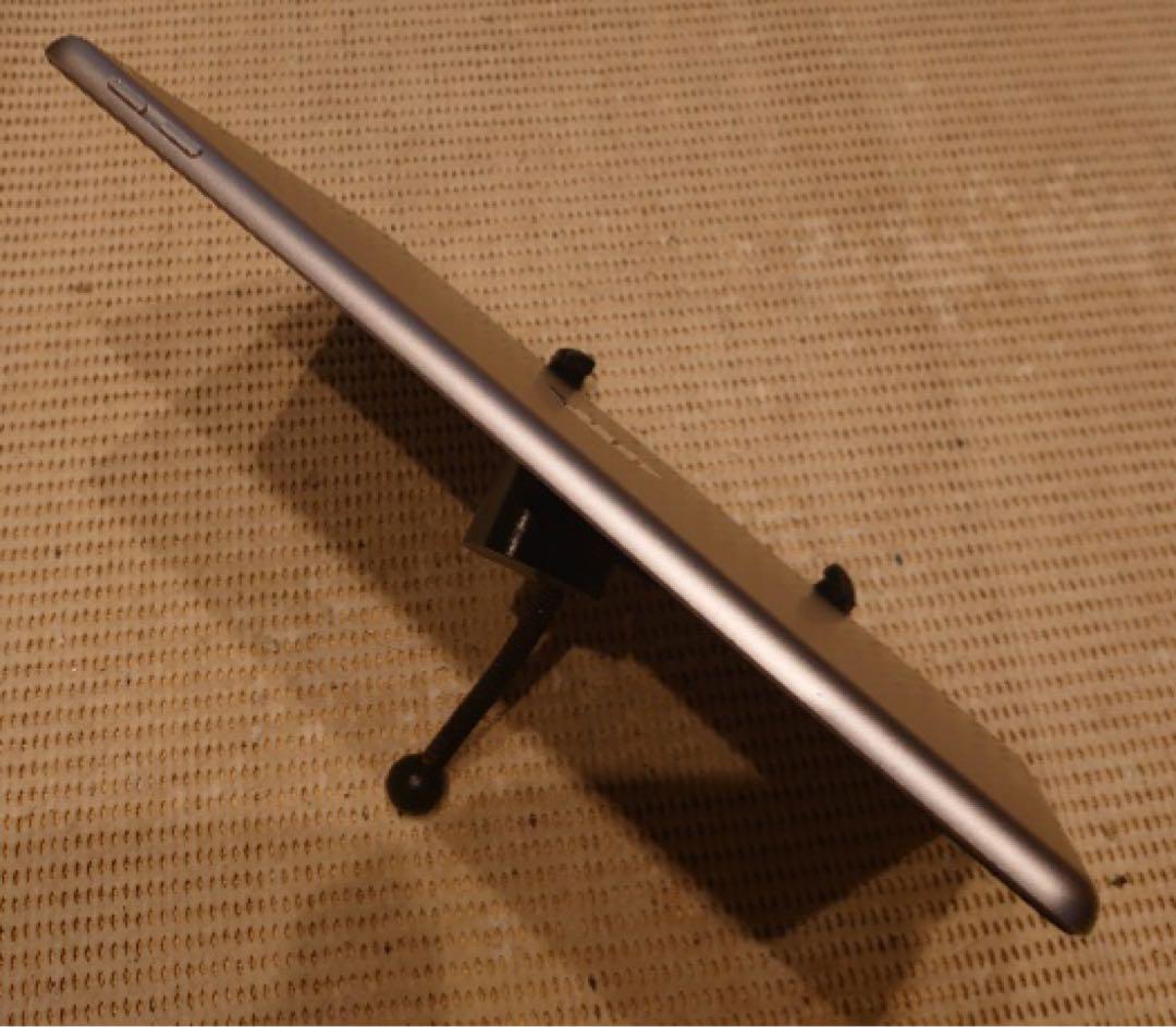 iPad - FJF8J 完動品美品iPad第6世代(A1893)本体32GBグレイ送料込 FJF8J 完動品iPad第6世代(A1893)本体32GBグレイ送料込