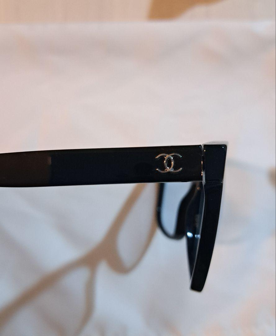 CHANEL　メガネ　サングラス　レンズ　薄いブルー