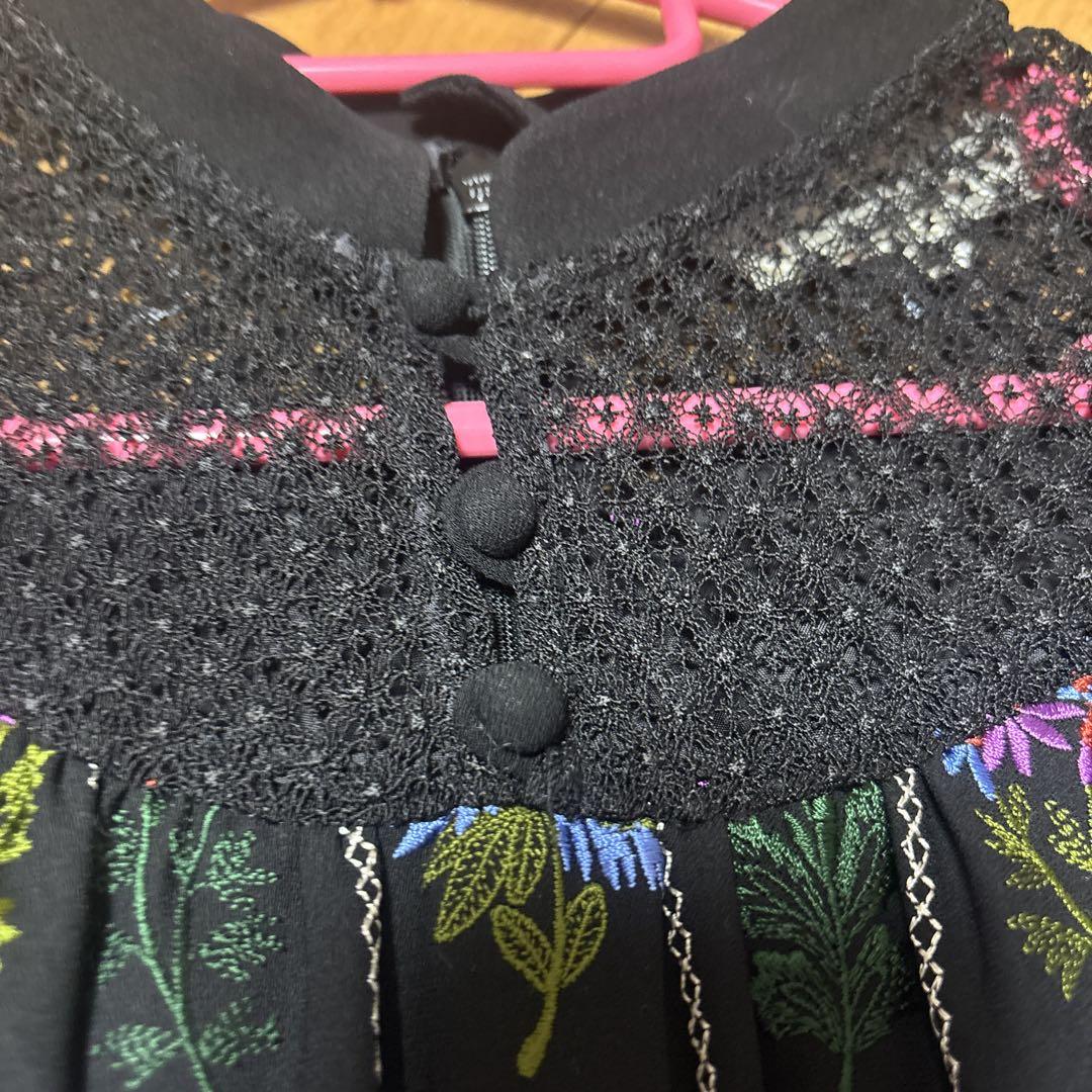 LOKITHO 花柄刺繍 長袖ロングワンピース サイズ1 未使用品。 LOKITHO 花柄刺繍 長袖ロングワンピース サイズ1 未使用品