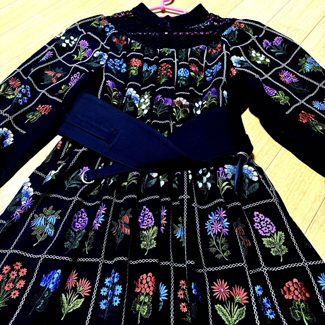 LOKITHO 花柄刺繍 長袖ロングワンピース サイズ1 未使用品。 LOKITHO 花柄刺繍 長袖ロングワンピース サイズ1 未使用品