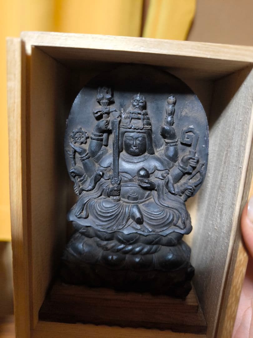 木製仏像 多腕の仏具 き全体的に状態が悪い