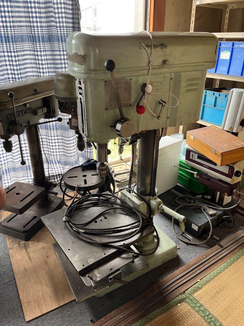 ボール盤 グレー穴あけ加工機目立った傷や汚れなし