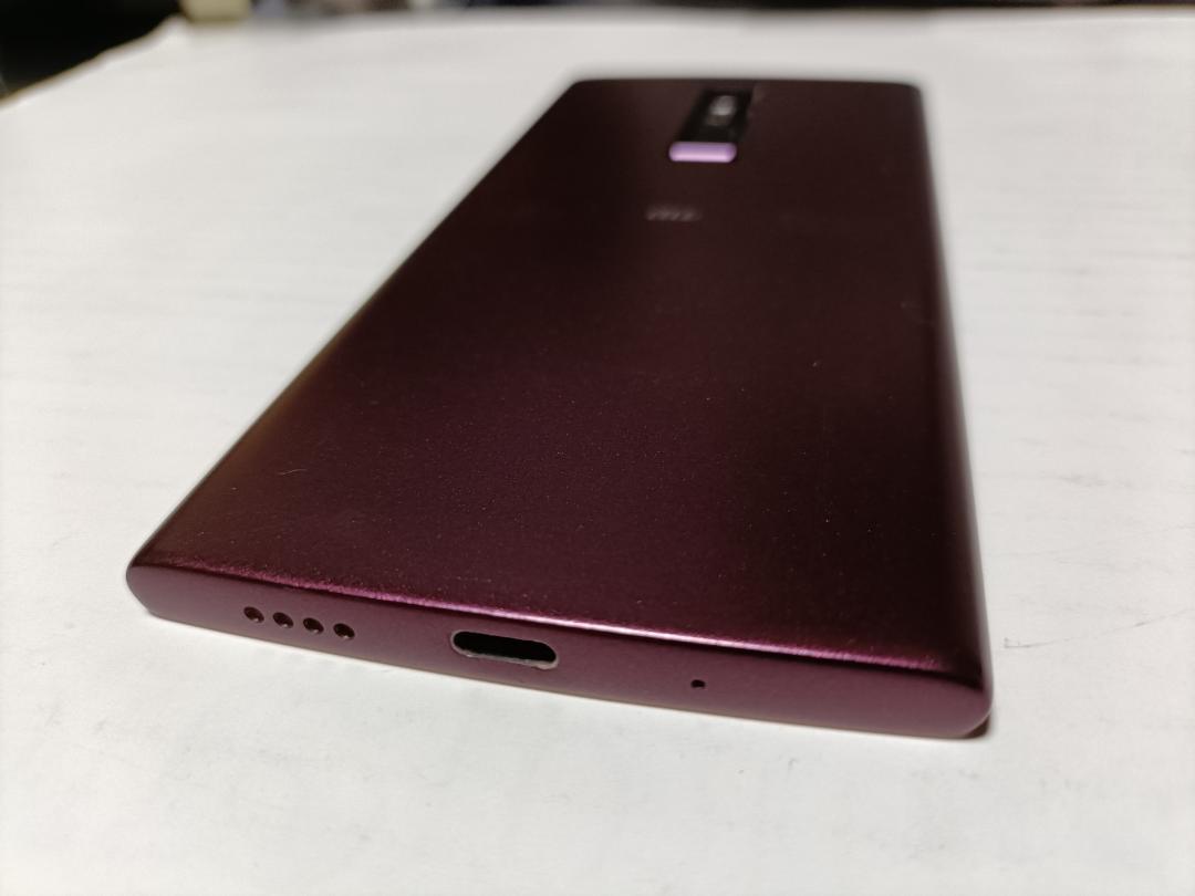 ☆ au URBANO V04 KYV45 ボルドー SIMロック解除済み