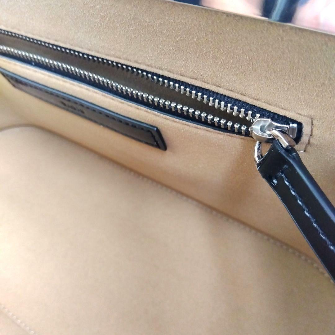 タグ付き　極美品　VASIC　ヴァジック　パテントレザー　光沢　黒　トートバッグ