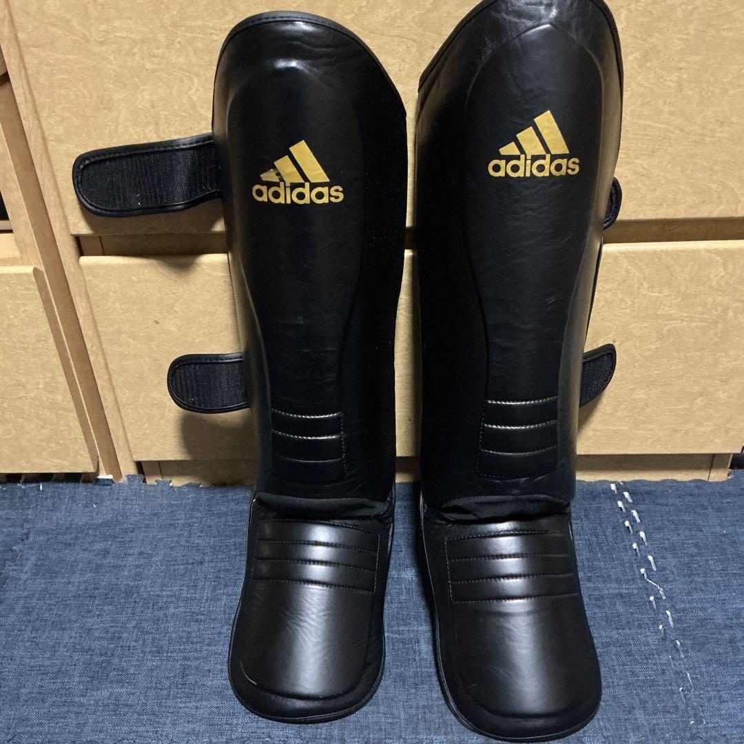 アディダス adidas 超軽量 レガース 左右セット【ほぼ新品】