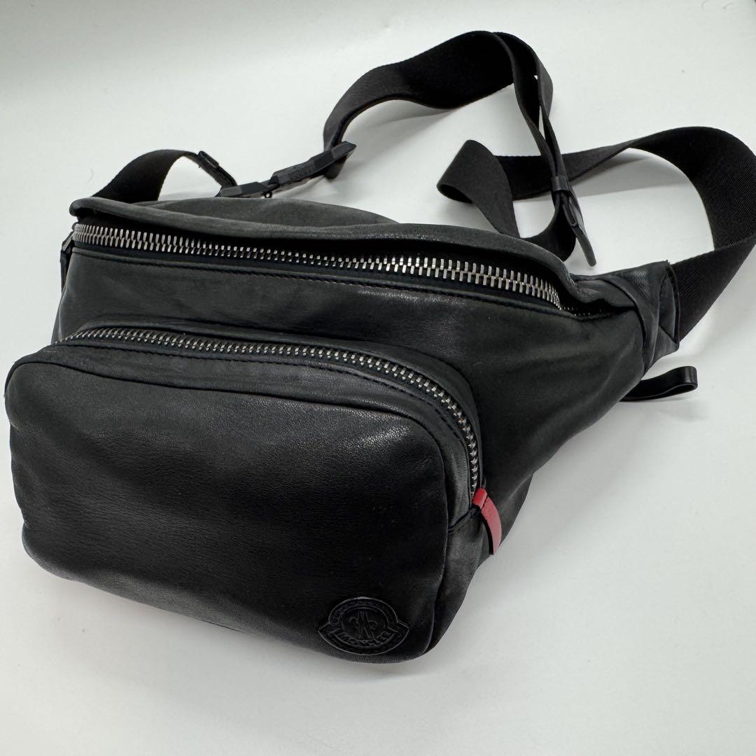 美品 MONCLER ウエストバッグ ラムレザー 黒 ボディバッグ