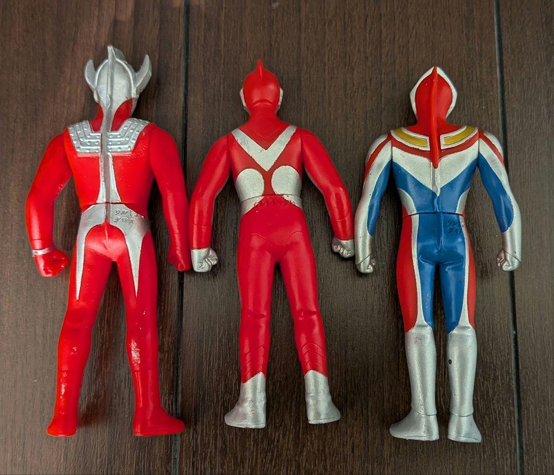 ウルトラマンフィギュア 12体セット - メルカリ
