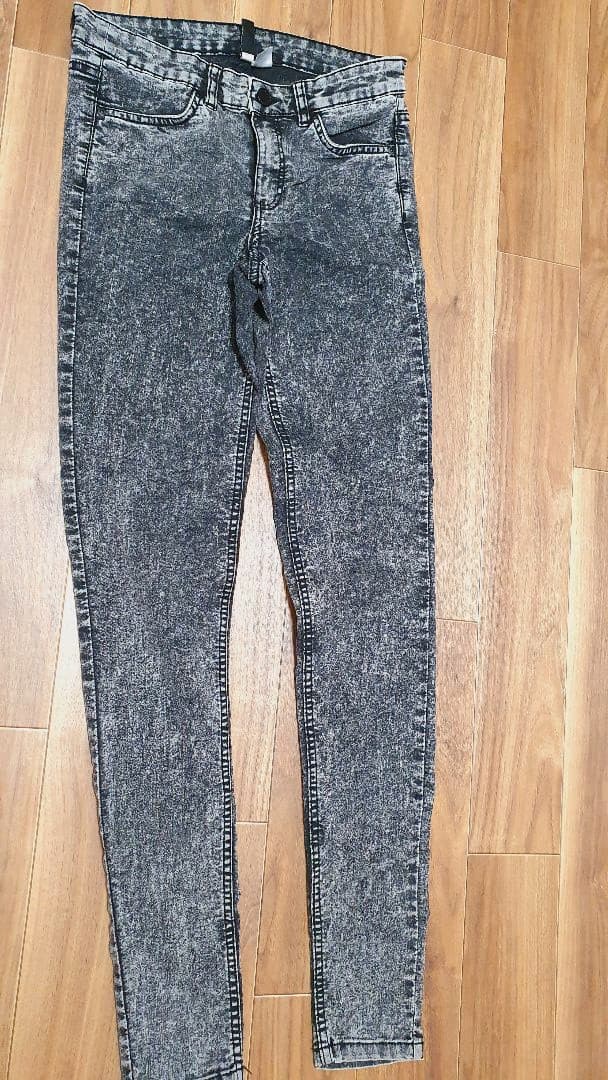 h&mストレートパンツ