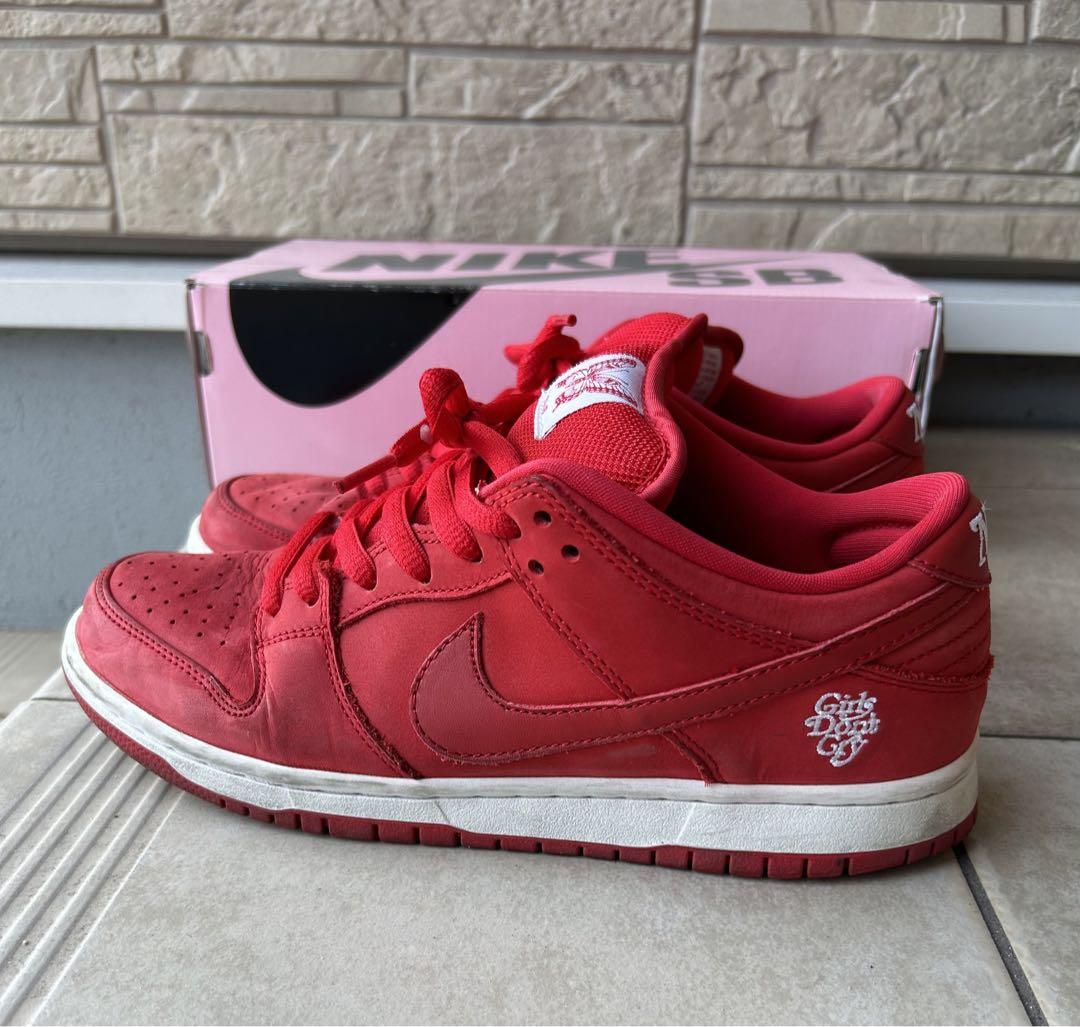 Nike SB Dunk Low 赤 Girls Don't Cry