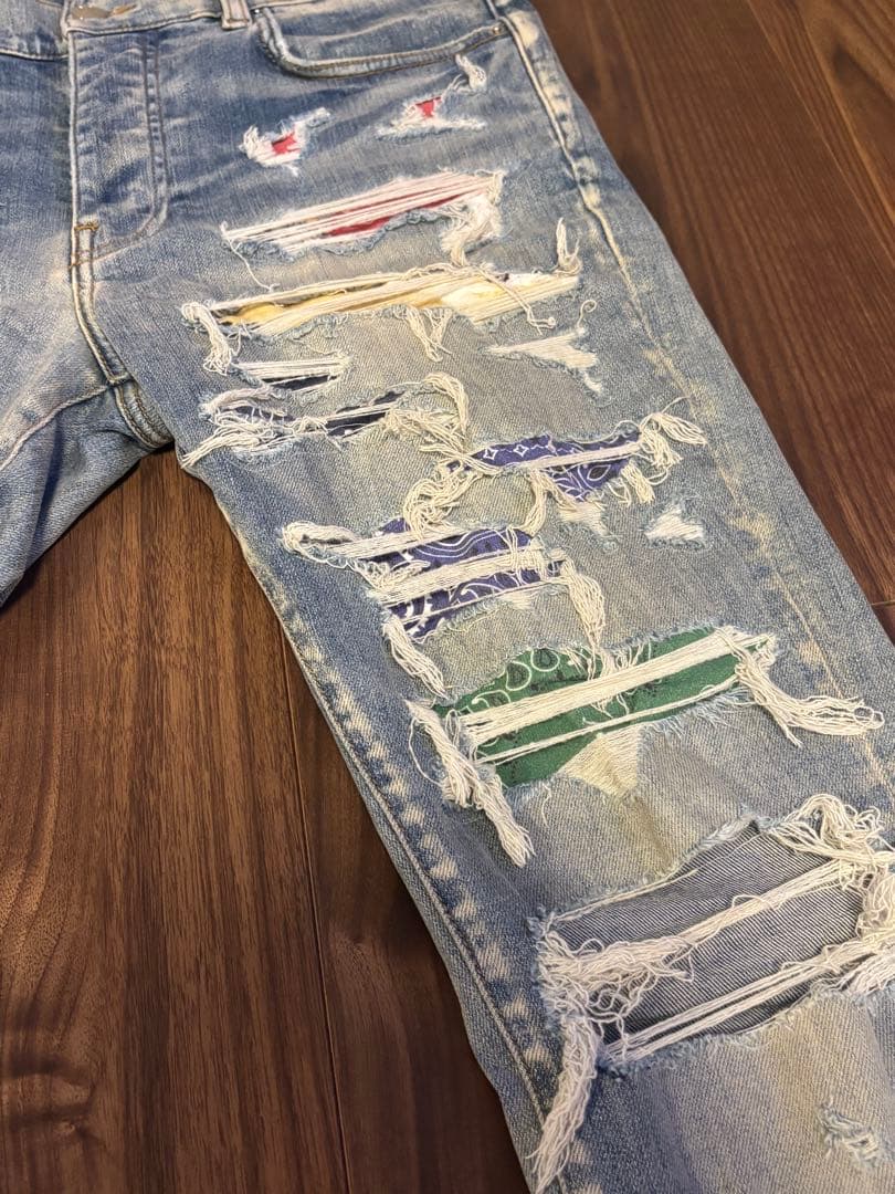 【AMIRI】ダメージデニム 32 【AMIRI】ダメージデニム 32