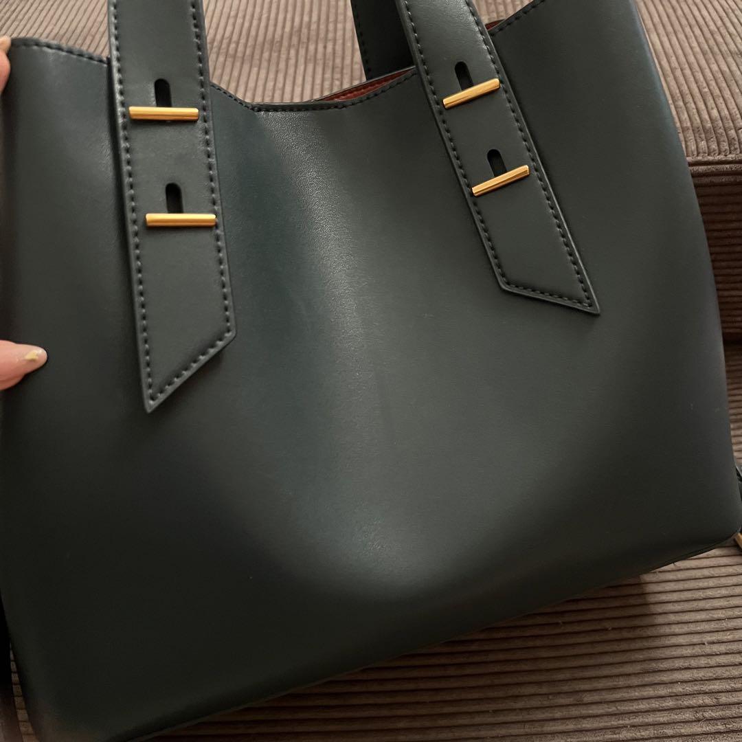 Charles & Keith メタリックアクセント ダブルハンドルバッグ