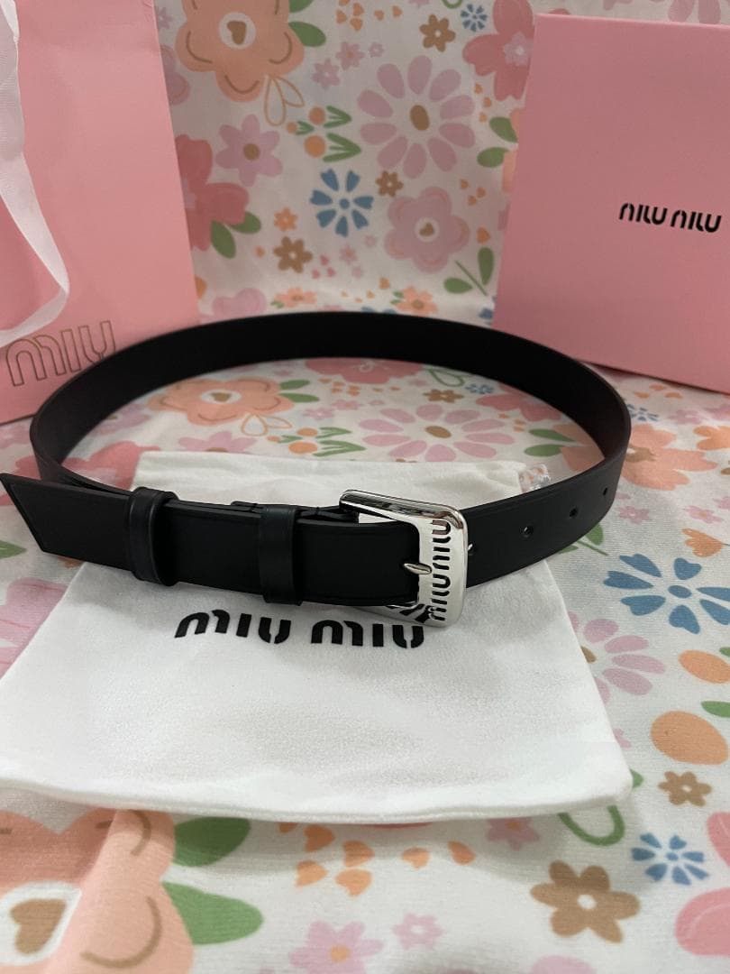 ステキ♥MIU MIU ベルト 90*3cm レディース70から80センチ