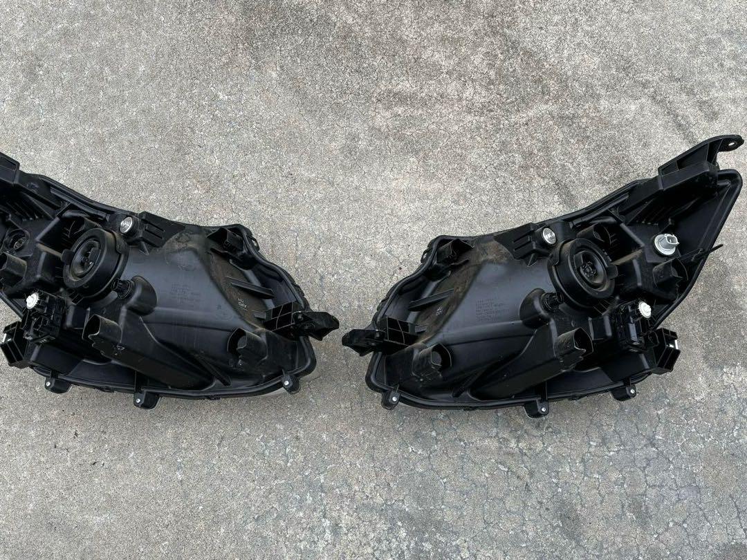 ルーミーM900A/M910A前期ヘッドライトハロゲン　スタンレーＷ3920