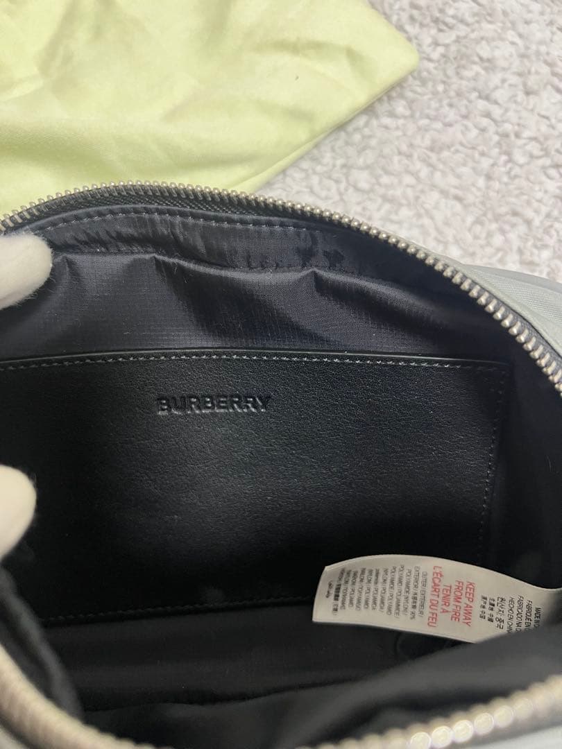 【BURBERRY】メンズ ボディバッグ グレー 【BURBERRY】メンズ ボディバッグ グレー
