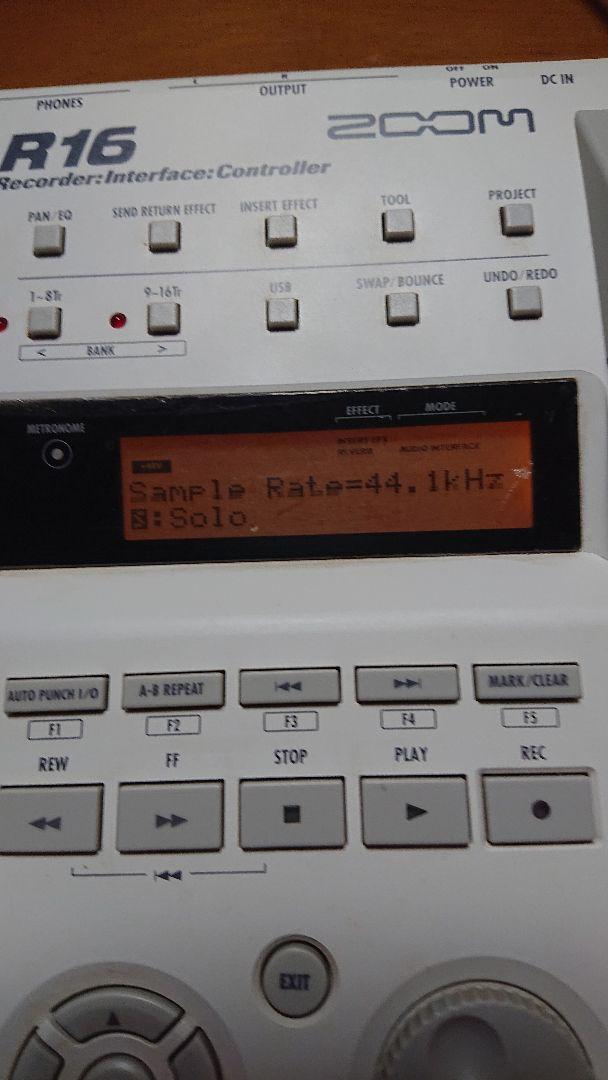 R16 Multitrack Recorder | ZOOM