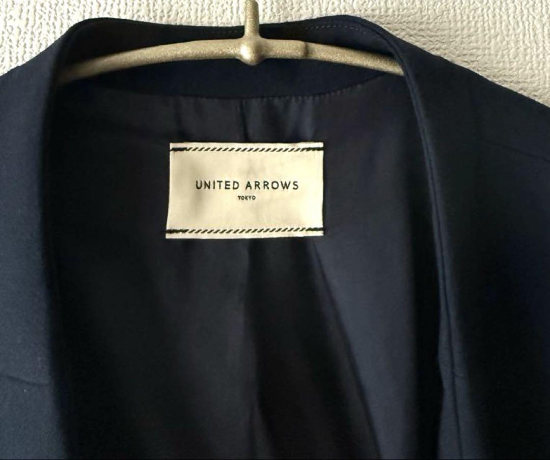 美品⭐ユナイテッドアローズ　Vネック ノーカラー ミドル ベスト ジレ ネイビー UNITED ARROWS（ユナイテッドアローズ）の「Vネック ノーカラー
