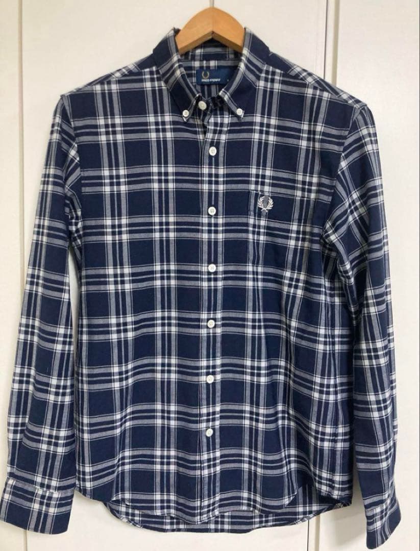 【送料無料】FRED PERRY（フレッドペリー）の長袖ボタンダウンシャツ　S