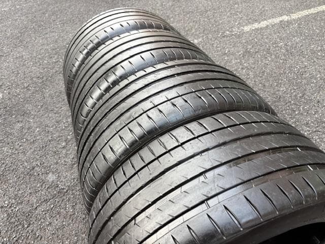 X5,X6に!BMW純正ダブルスポーク215 21インチ 2024年製タイヤ X5,X6に!BMW純正ダブルスポーク215 21インチ 2024年製タイヤ