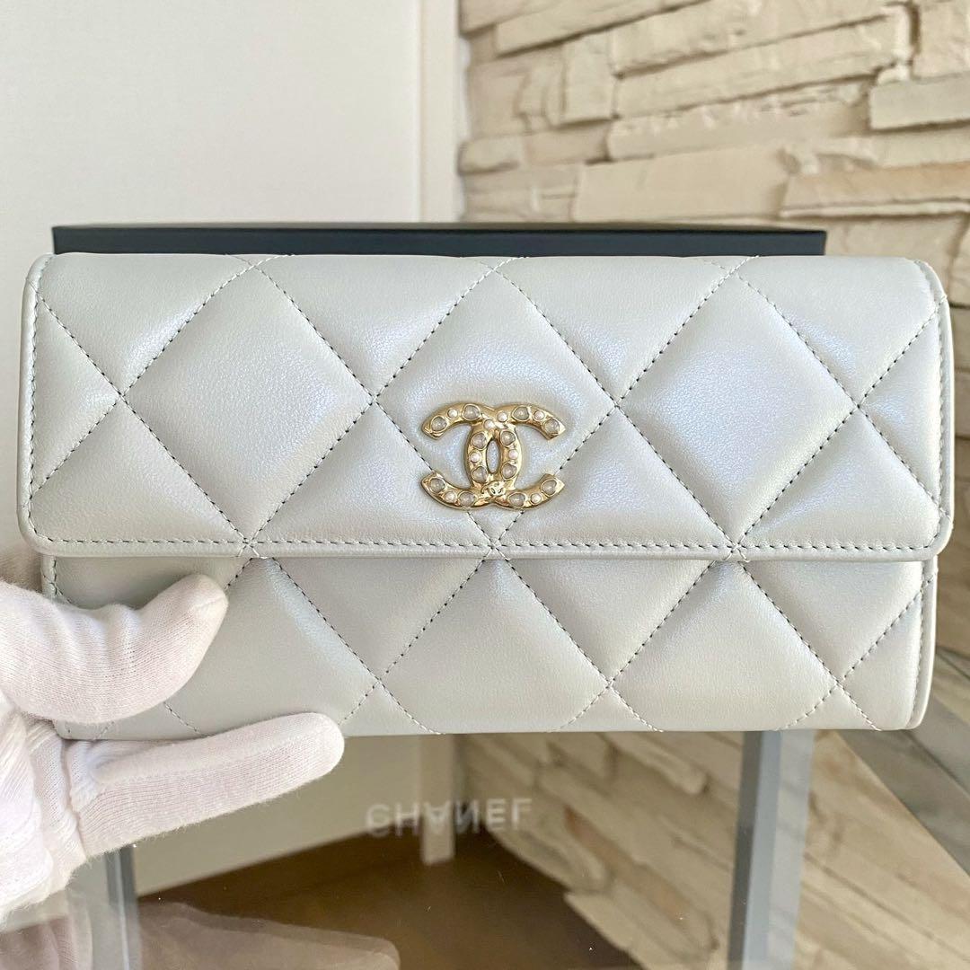 CHANEL 長財布 マトラッセ ラムスキン ココマーク グレー(灰色