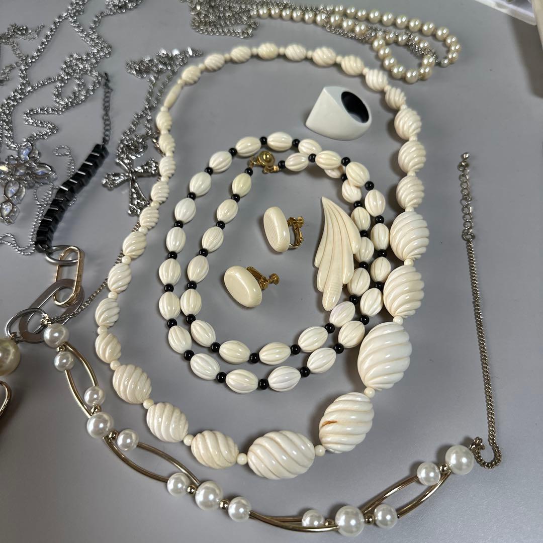 ネックレス ペンダント イヤリングなど25点以上